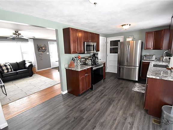 5th image of 104 Midwood Dr