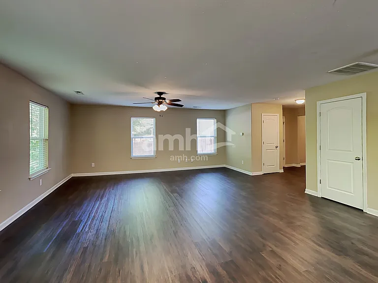 1300 Cathedral Rock Ct — Photo 6