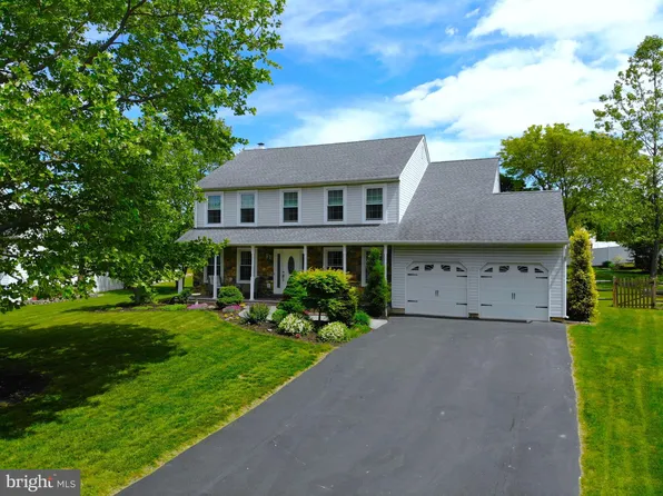 6120 Hearthstone Dr, Pipersville, PA 18947