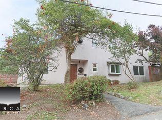 2305 Western Ave, North Vancouver, BC