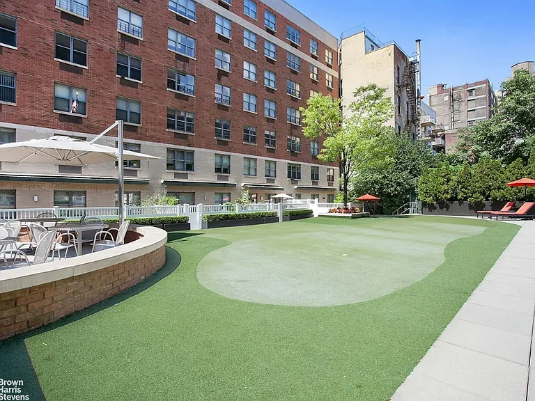 516 W 47th St #N3A — Photo 11