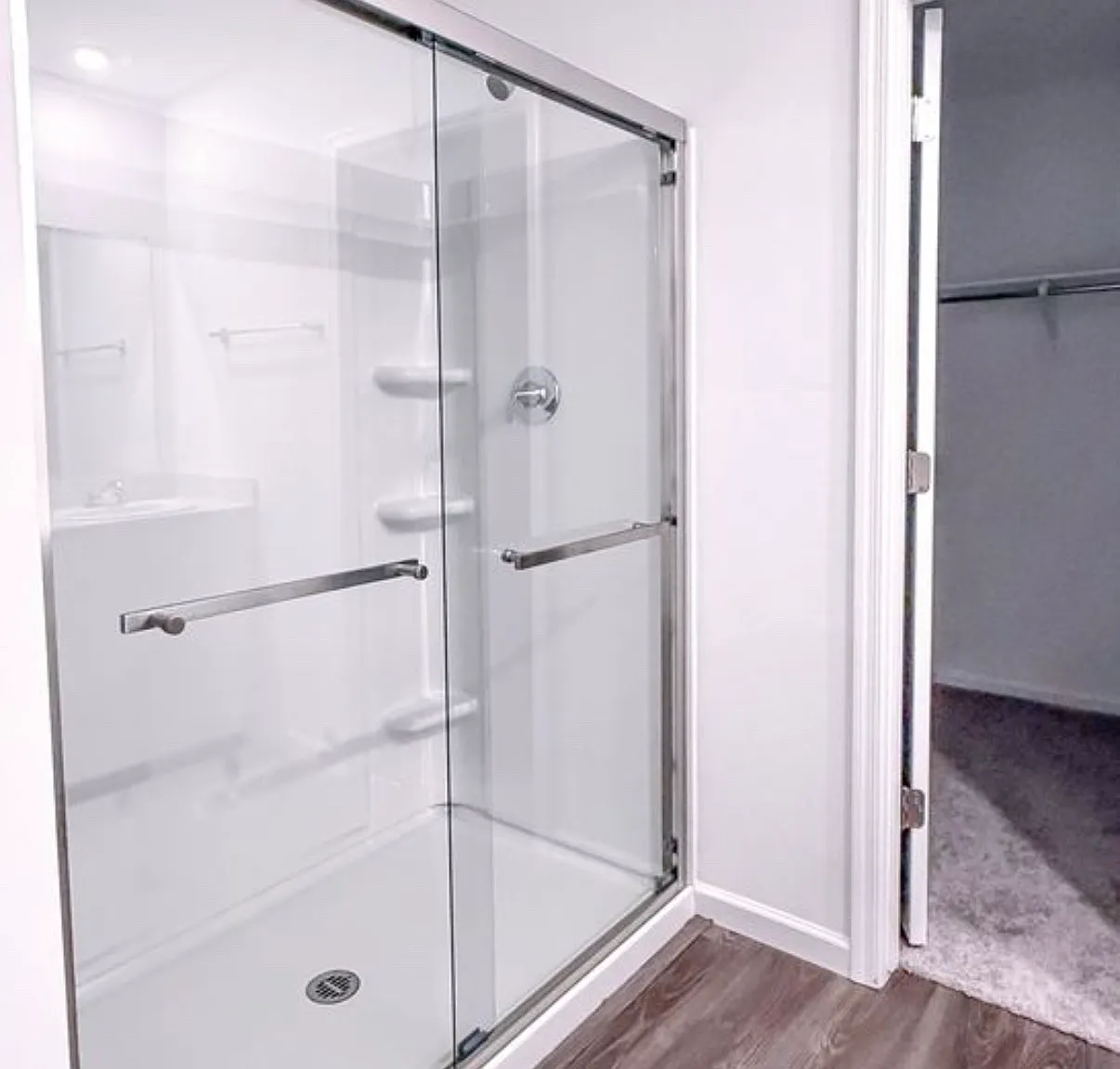 5 bed, 2179 sqft, $2,550 — Photo 4