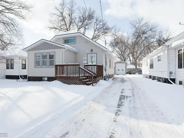 717 15th St S, Fargo, ND 58103