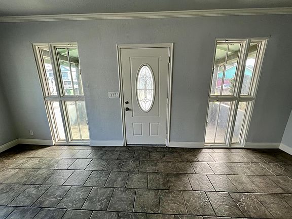 4th image of 459 S Ditman Ave