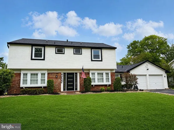 4202 Minstrell Ln, Fairfax, VA 22033