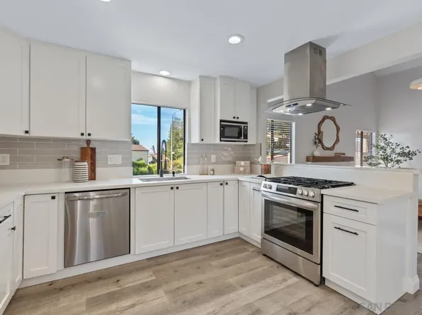 2053 Golden Circle Dr, Escondido, CA 92026