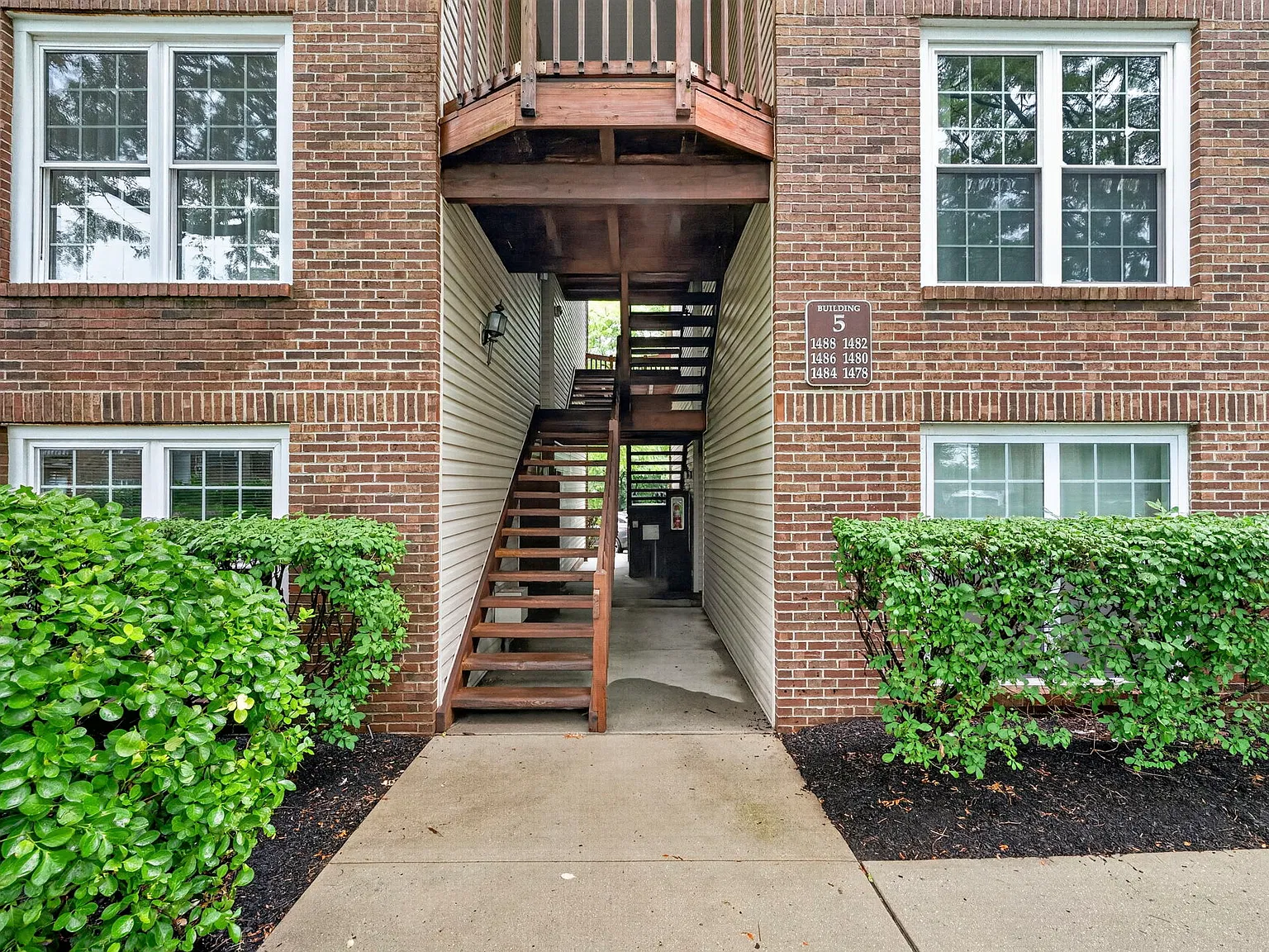 2 bed, $3,300 — Photo 2