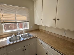 523 N White St, Hanford, CA 93230