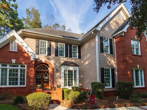 4th image of 4733 Woodland Point