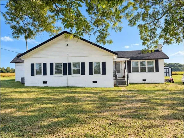 1135 Hickory Grove Rd, Bennettsville, SC 29512