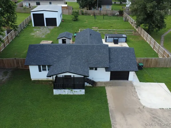 1306 E Shawnee St, Tahlequah, OK 74464