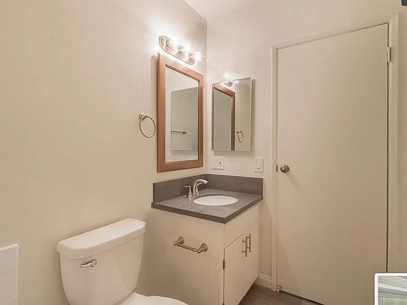 5th image of 8013 Romaine St #115