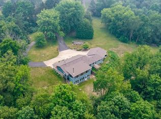 S65W24950 Robyn Rd, Waukesha, WI 53189