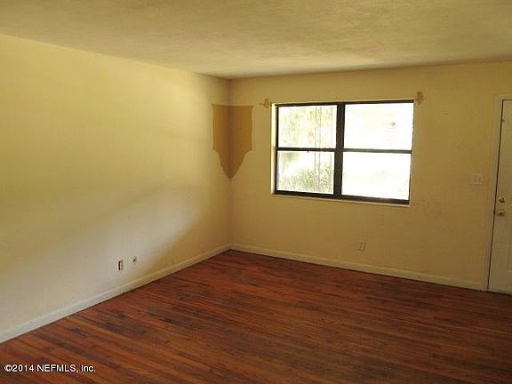 2nd image of 3212 Overhill Dr