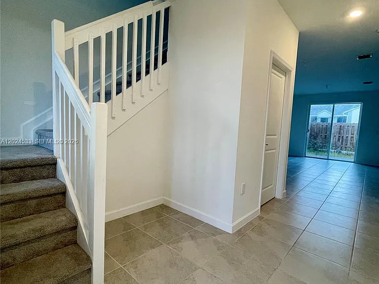 708 SE 13th Ct — Photo 4