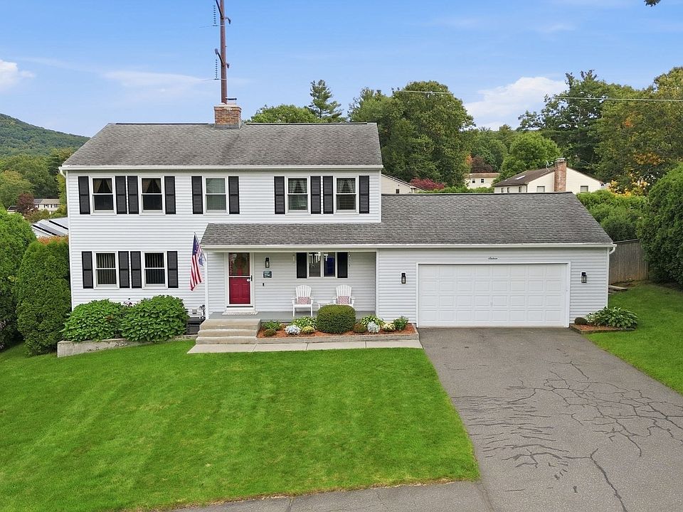 1st image of 16 Matthew Dr