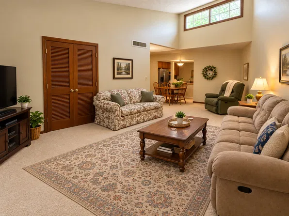 2680 Oxford St N APT 140, Roseville, MN 55113
