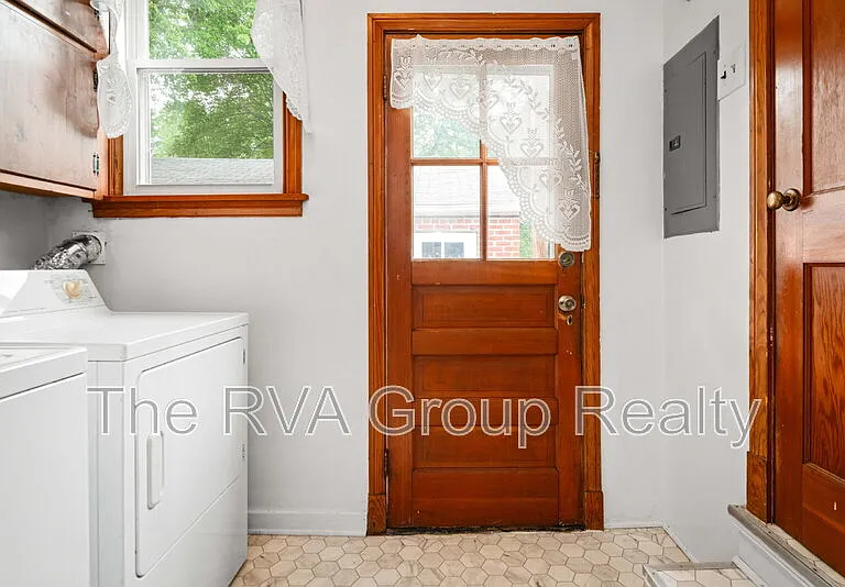 10530 Lambeth Rd — Photo 21