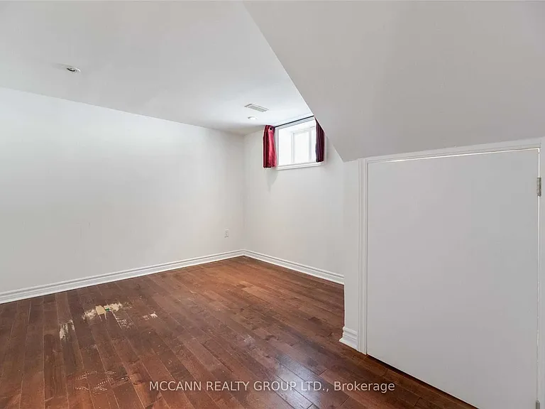 114 Belgravia Ave #BASEMENT — Photo 9