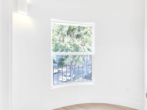 4th image of 1237 N Orange Grove Ave APT 5