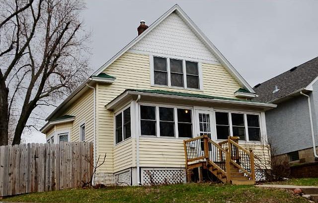 1st image of 406 Sidney St E