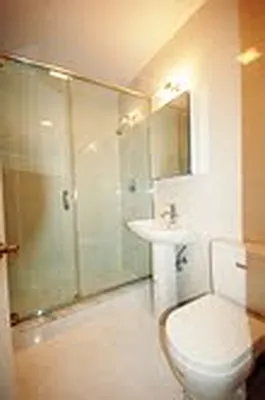 Rented by Link NY Realty | media 105