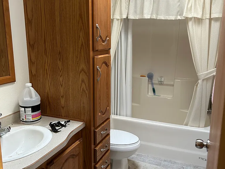 1360 Cypress Ct — Photo 6