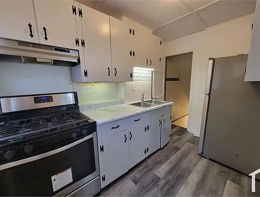 2221 Hecker Ave — Photo 4