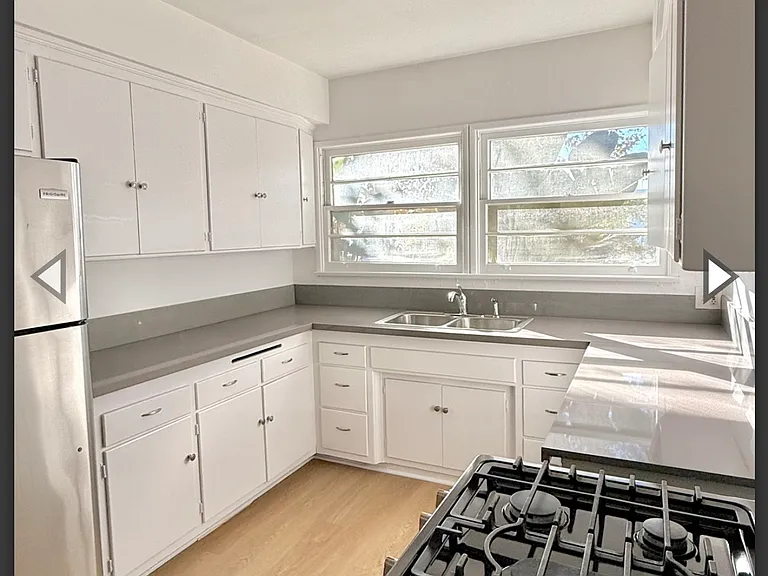 228 S Sycamore Ave #1 — Photo 3