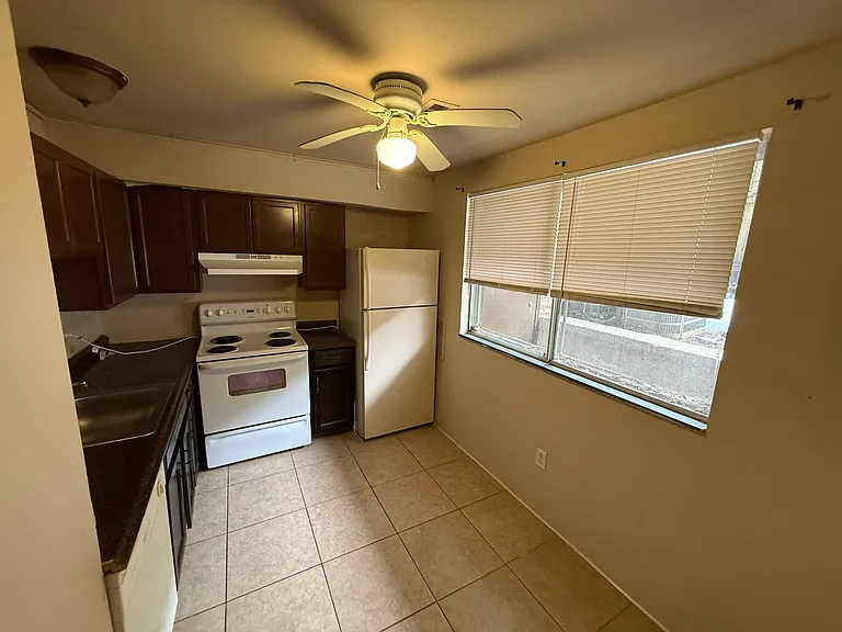 2310 Baynard Boulevard — Photo 12
