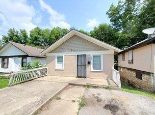 1432 E 67th St, Kansas City, MO 64131