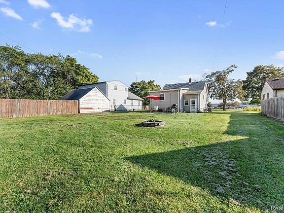 24th image of 20594 Gibraltar Rd