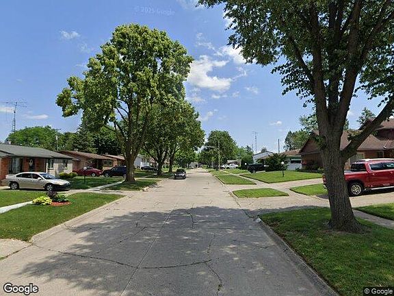 Exterior Neighborhood (street photo)