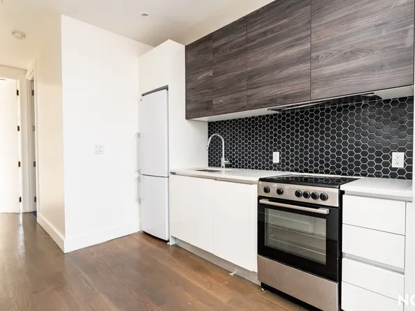 530 Midwood Street image 4 of 13