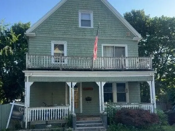 30 Hutchinson St, Winthrop, MA 02152