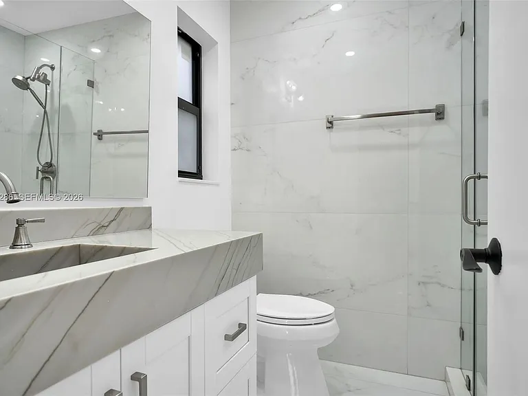 6820 SW 86th Ave — Photo 14