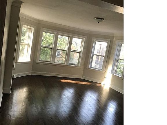 2nd image of 5546 W Jackson Blvd APT 2