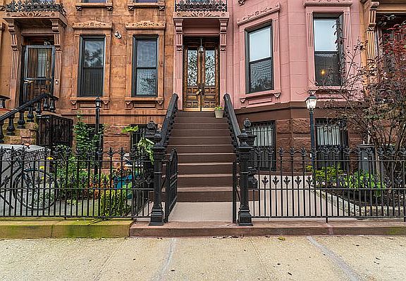 2nd image of 812 Putnam Ave #1G