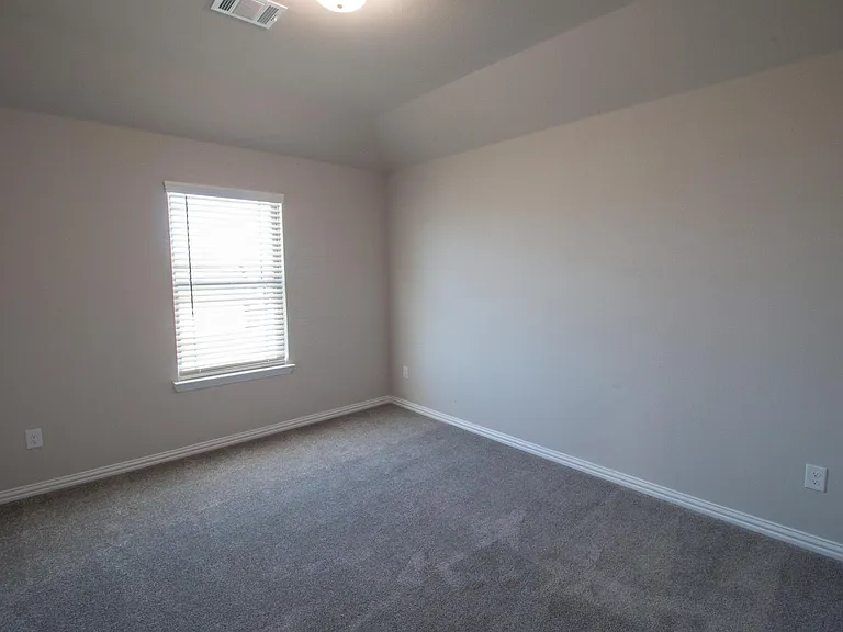 507 Reatta Dr — Photo 32