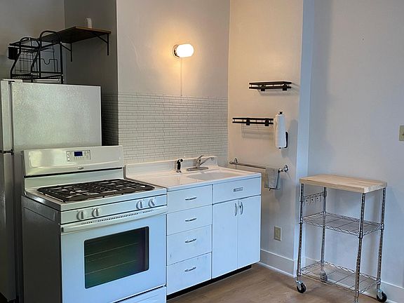 2nd image of 718 6th St E #2