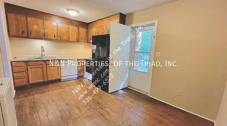 2 Bedroom 1.5 Bath Townhouse- Now Available — Photo 2