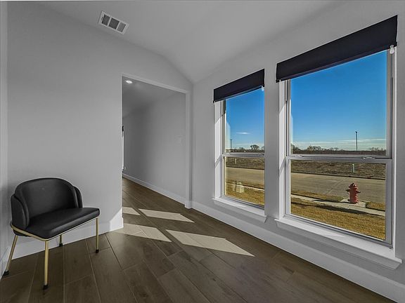 3rd image of 2621 Spade St