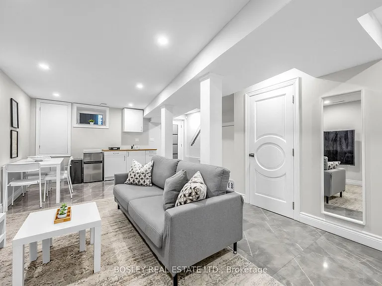 623 Dupont St #LOWER LEVEL — Photo 14