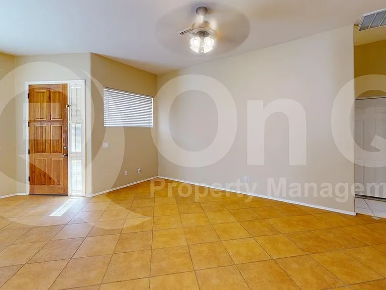100 N Desert Stream Dr — Photo 4