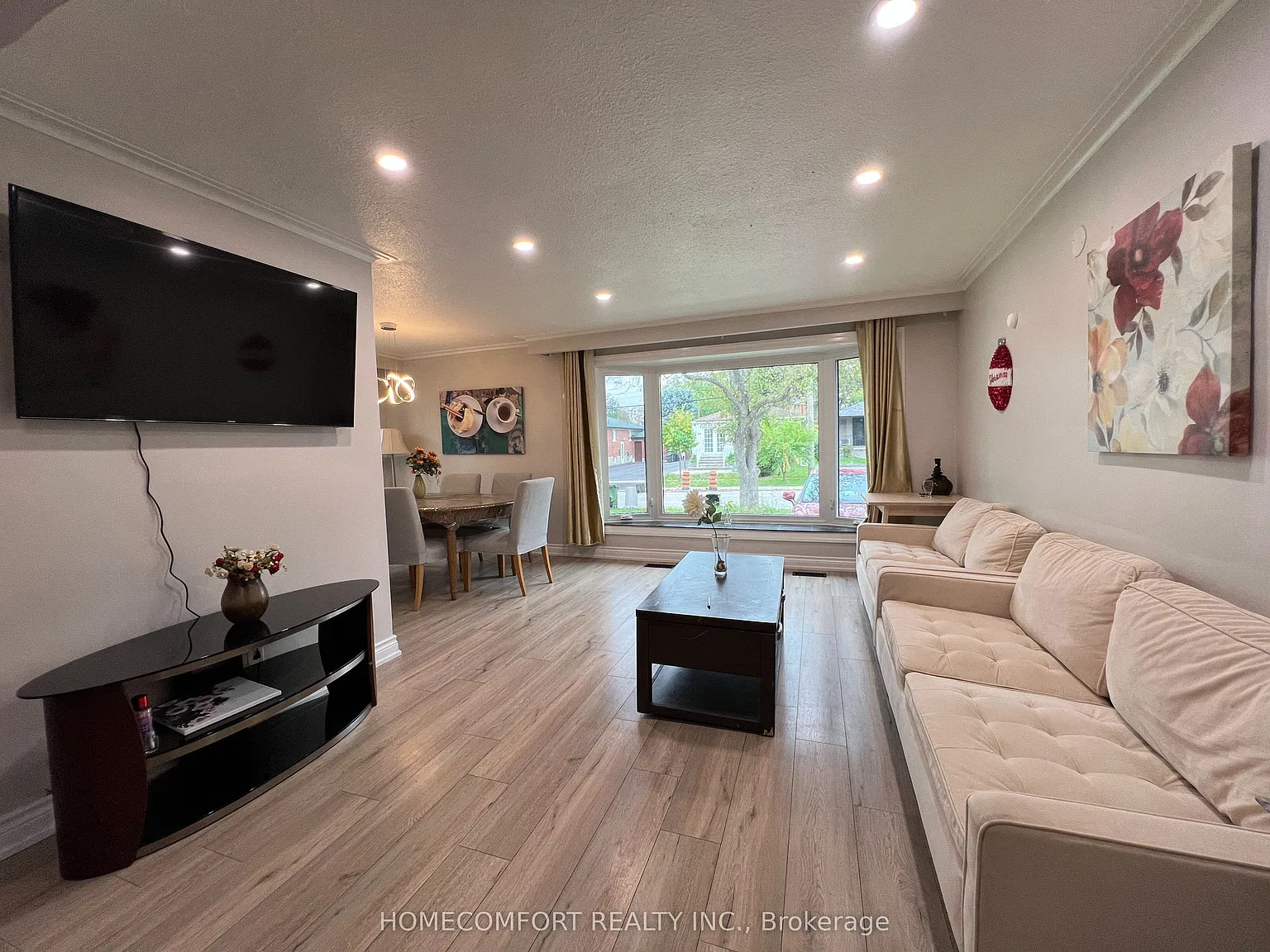 5 bed, $2,850 — Photo 2