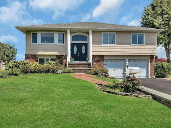 7 Duck Lane, West Islip, NY 11795
