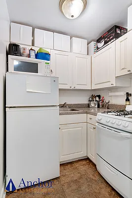 Rented by Anchor Associates | media 16