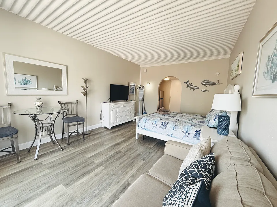 6803 N Ocean Blvd #213