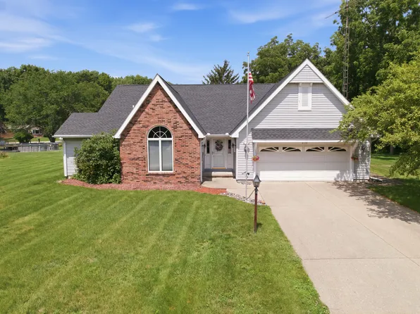 2160 Park Cir, Dixon, IL 61021