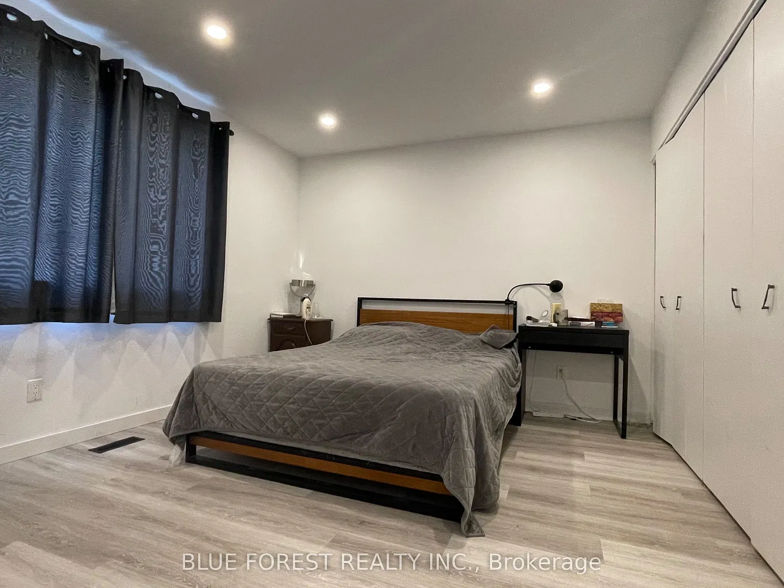 3 bed, $2,100 — Photo 2